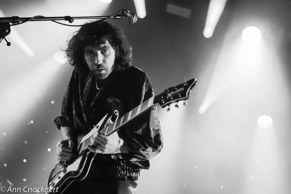 MOJO & THE KITCHEN BROTHERS toegevoegd aan Thorn in my side