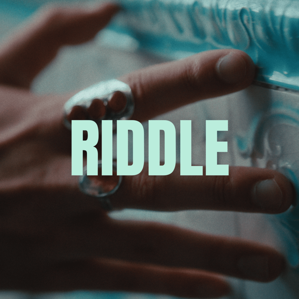 Riddle (c) Luka Galle/Lukascope