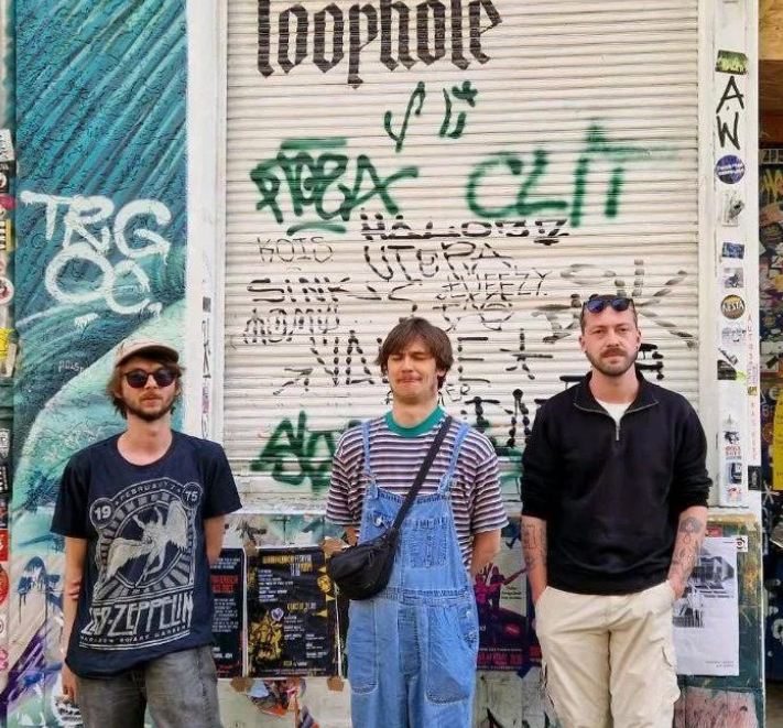 HUGS OF THE SKY © HUGS OF THE SKY