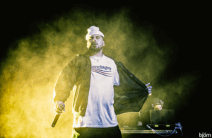 ZWANGERE GUY © Björn Comhaire