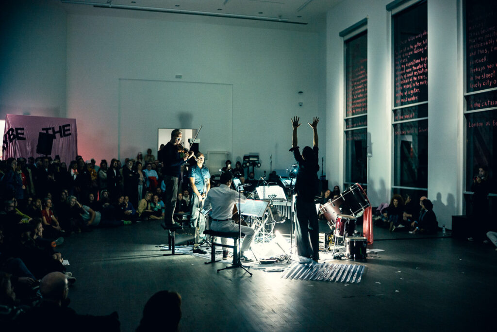 Need Company © Björn Comhaire