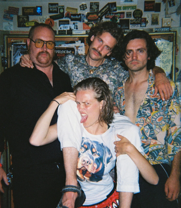 PUSSYDESTROYERS © PUSSYDESTROYERS