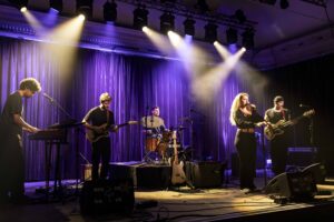 LUCY DJOANNA © Kris Van Den Bossche