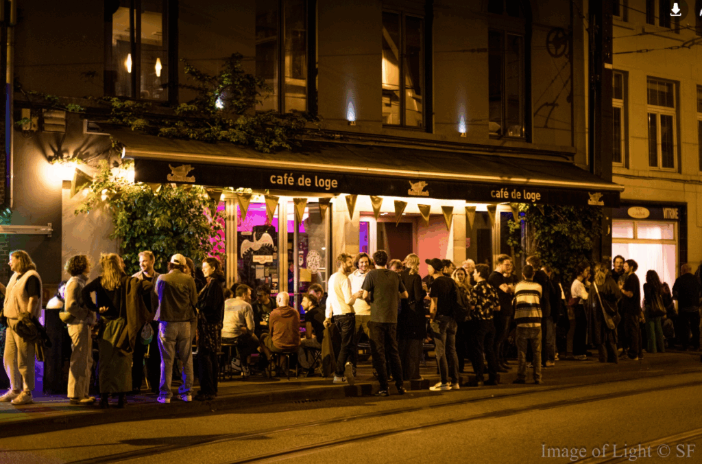 CAFE DE LOGE © Image Of Light