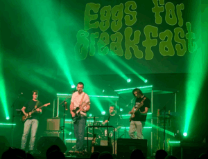 EGGS FOR BREAKFAST © EGGS FOR BREAKFAST