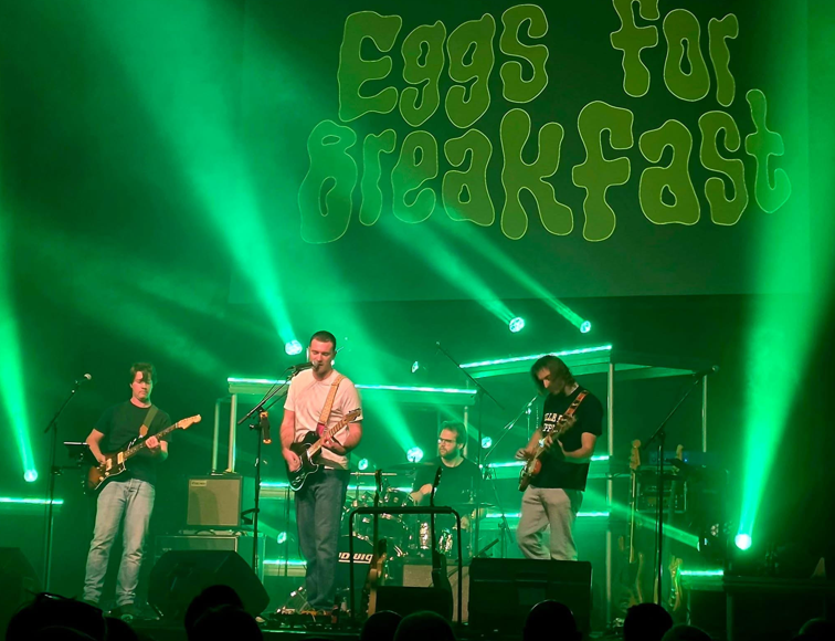 EGGS FOR BREAKFAST © EGGS FOR BREAKFAST