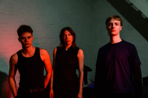 MUGGER HUGGER © MUGGER HUGGER