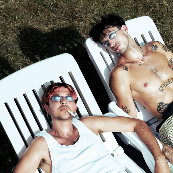 OSCAR AND THE WOLF AND ROMEO ELVIS © OSCAR AND THE WOLF AND ROMEO ELVIS