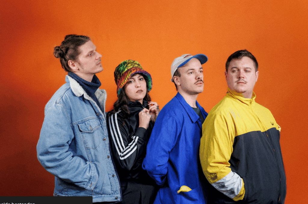 PRETTY MUCH AVERAGE © PRETTY MUCH AVERAGE