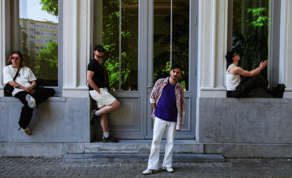 SKINNYDIPPIN © SKINNYDIPPIN