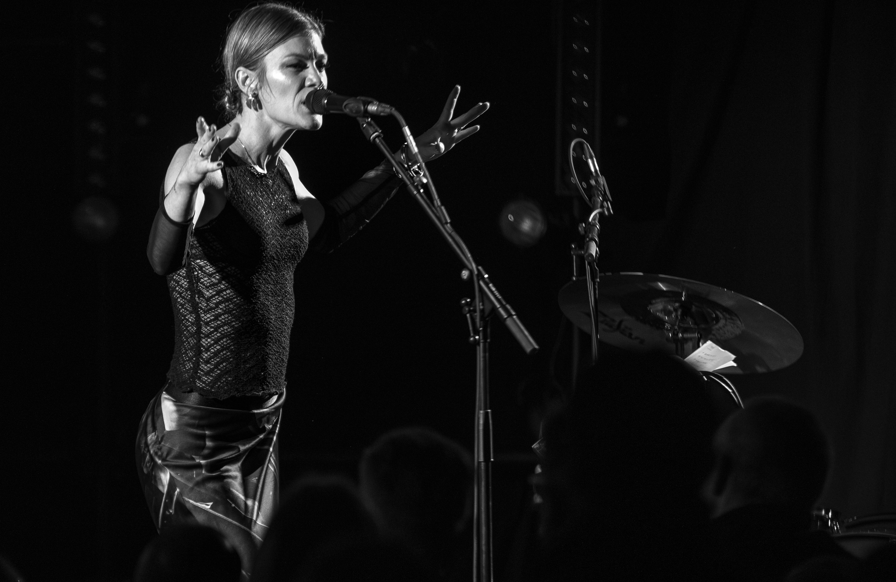 TRIXIE WHITLEY © Jurgen Remmerie