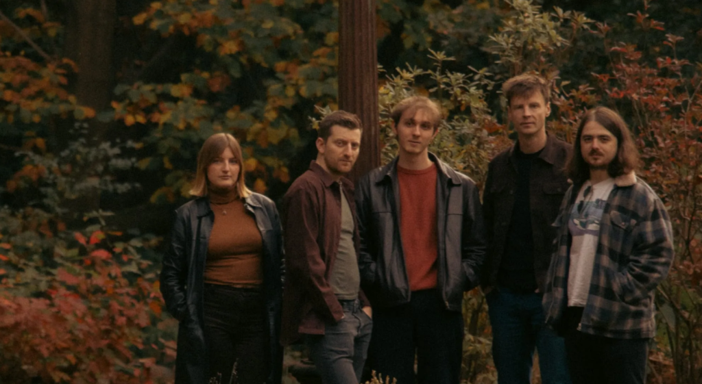 ICARUS ON THE MOON © ICARUS ON THE MOON