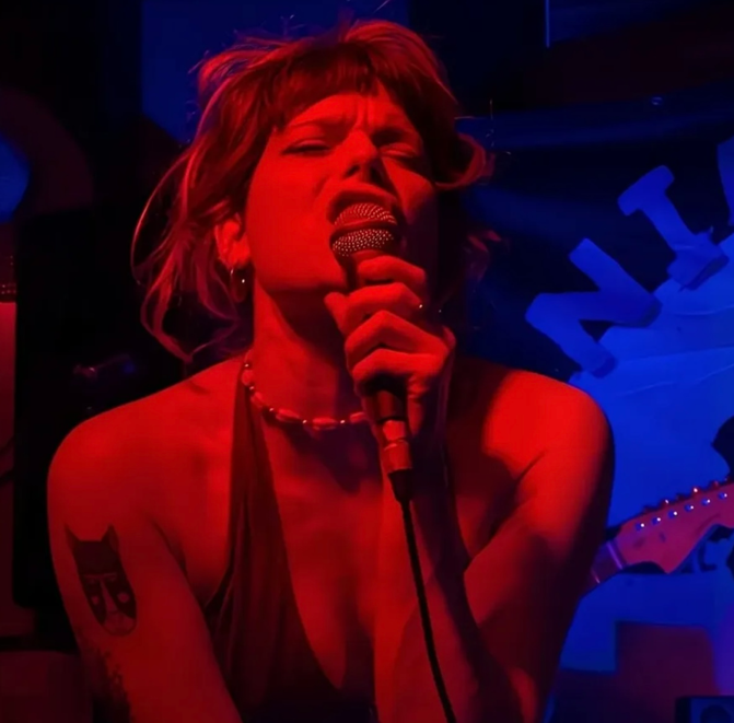 JANIS VANCOPPENOLLE © JANIS VANCOPPENOLLE