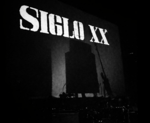 SIGLO XX © SIGLO XX