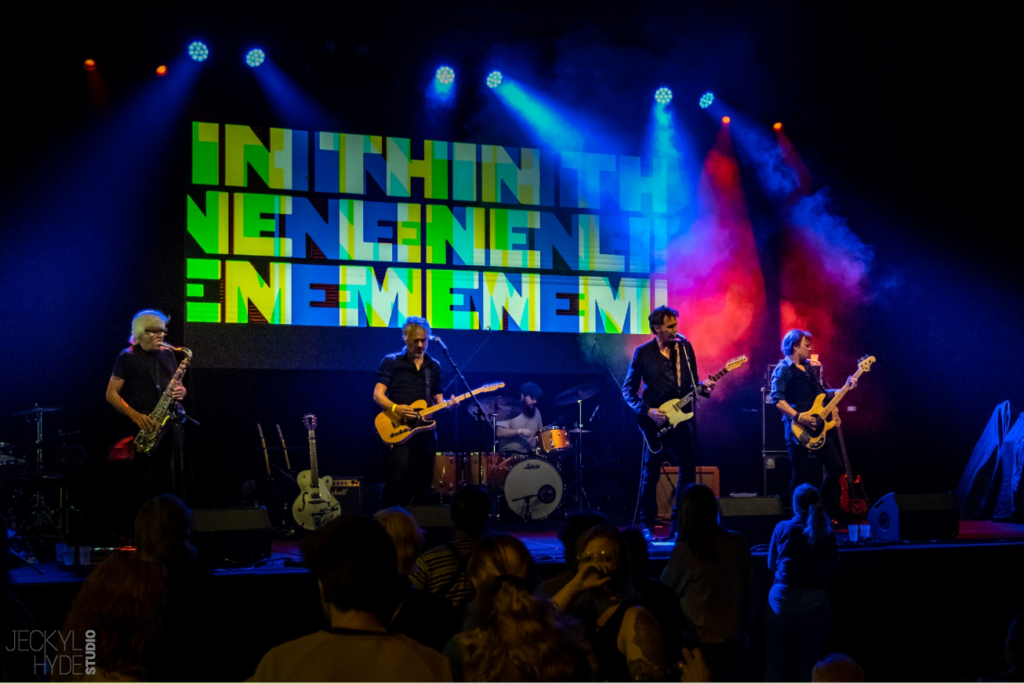 THIN LINE MEN © JeckylHydeStudio