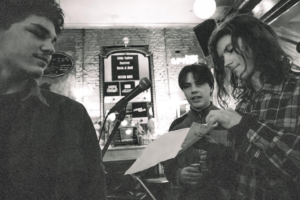 MINDING DOLLS © Senne Liekens