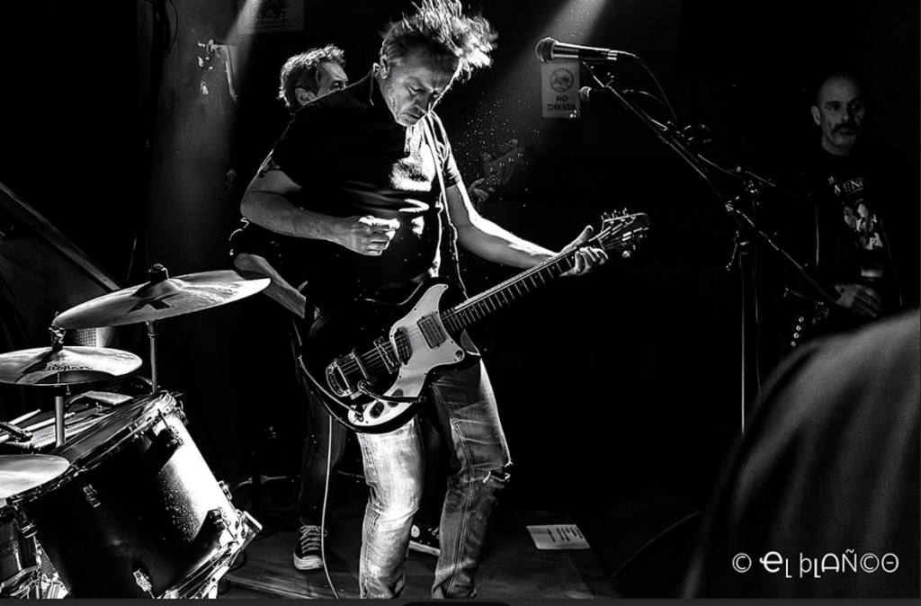 THE MUDGANG © El Blanco