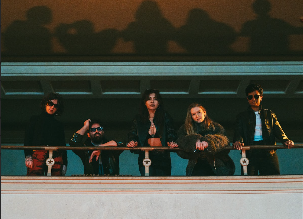 LOUVES © Diego Crutzen