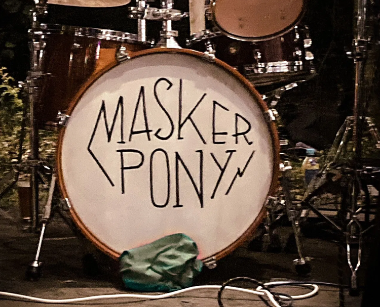 MASKERPONY © MASKERPONY