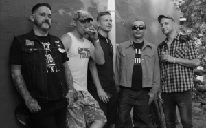 THE GRAVE BROTHERS © THE GRAVE BROTHERS