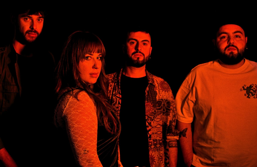 SASHA AND THE LUNATICS © Shana Delepont