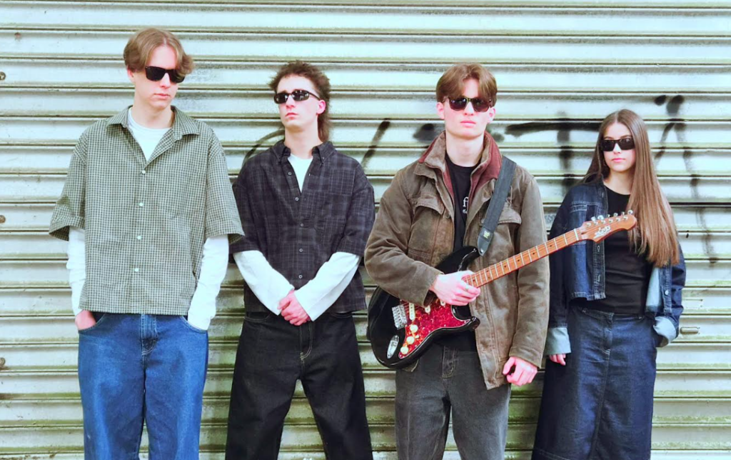 UNPREDICTABLE YOUTH © UNPREDICTABLE YOUTH